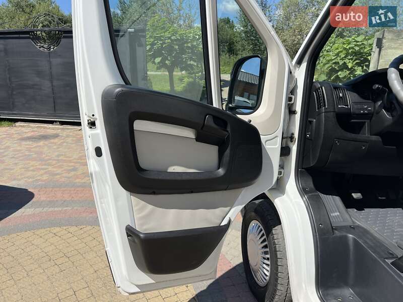 Вантажний фургон Citroen Jumper 2015 в Стрию