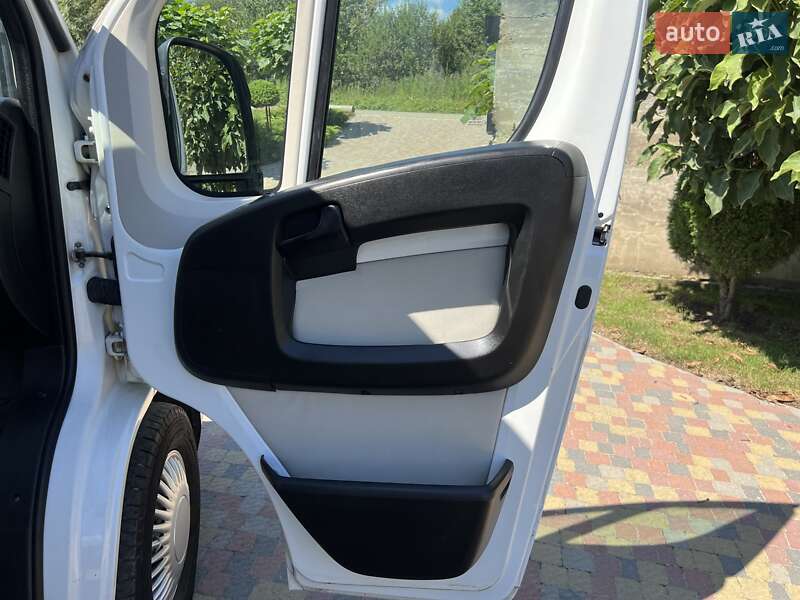 Вантажний фургон Citroen Jumper 2015 в Стрию