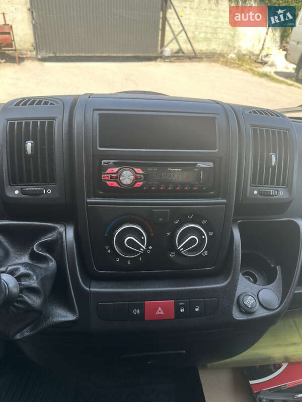 Вантажний фургон Citroen Jumper 2012 в Львові