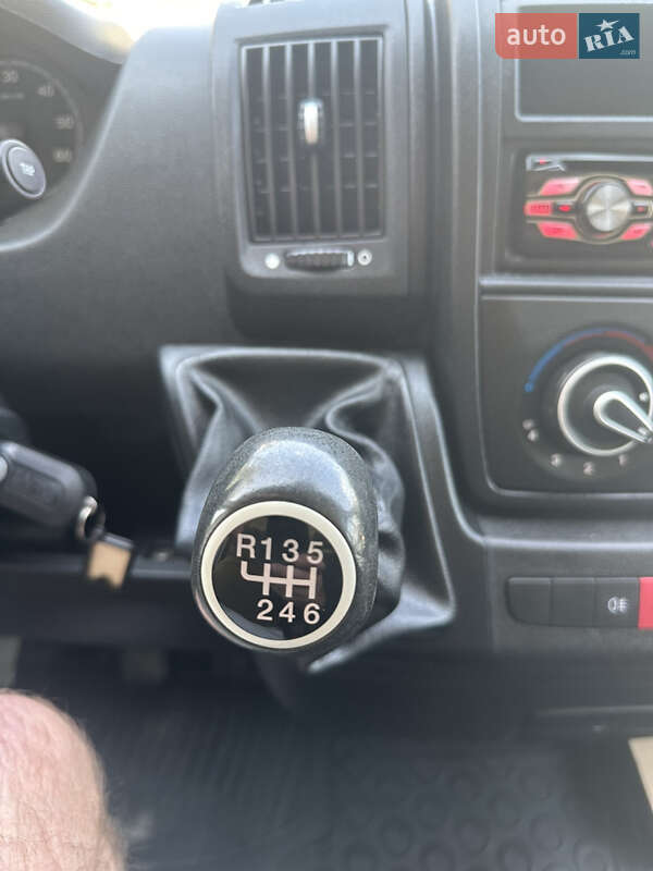 Вантажний фургон Citroen Jumper 2012 в Львові