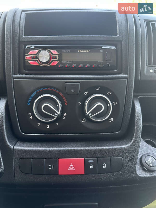 Вантажний фургон Citroen Jumper 2012 в Львові