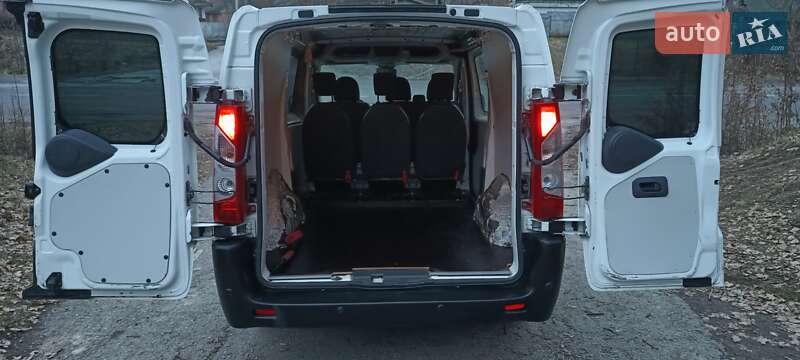 Вантажопасажирський фургон Citroen Jumpy 2012 в Вінниці