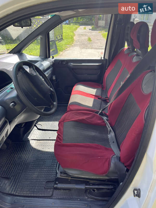 Минивэн Citroen Jumpy 2002 в Нововолынске