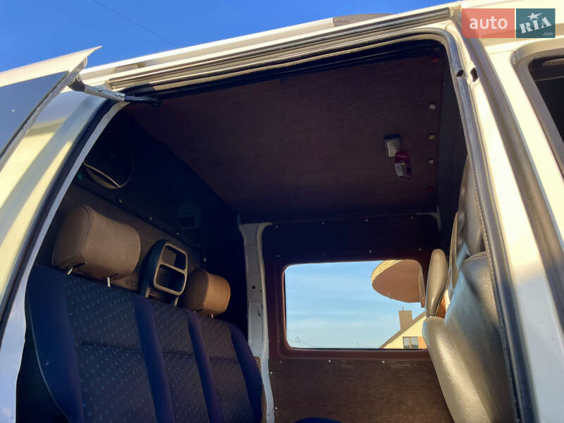 Вантажний фургон Citroen Jumpy 2001 в Рівному