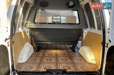 Вантажний фургон Citroen Jumpy 2001 в  фото 31 Вантажний фургон Citroen Jumpy 2001 в