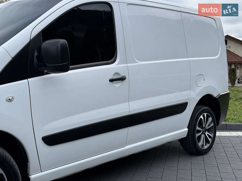 Вантажний фургон Citroen Jumpy 2014 в Міжгір'ї