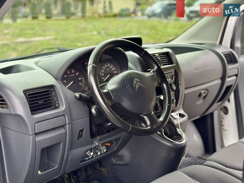 Вантажний фургон Citroen Jumpy 2014 в Міжгір'ї