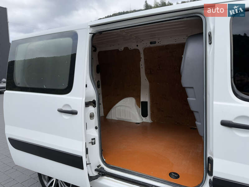 Вантажний фургон Citroen Jumpy 2014 в Міжгір'ї