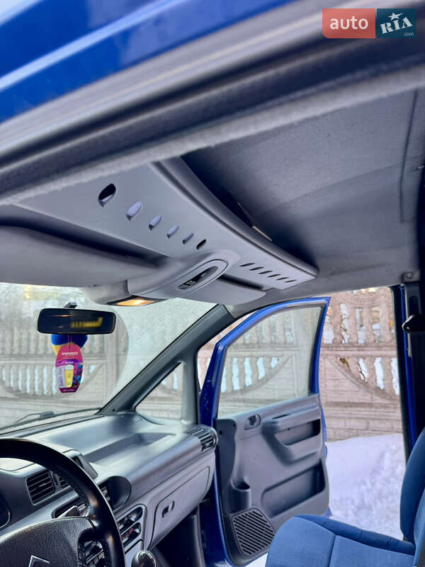 Вантажний фургон Citroen Jumpy 2006 в Львові