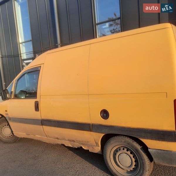 Вантажний фургон Citroen Jumpy 2000 в Львові