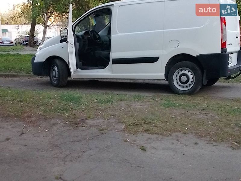 Грузовой фургон Citroen Jumpy 2011 в Львове