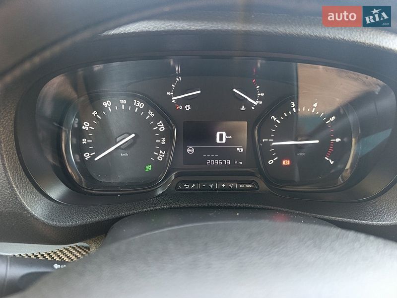 Мінівен Citroen Jumpy 2019 в Широкому