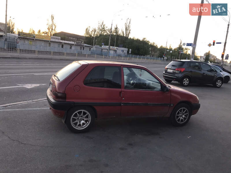 Хетчбек Citroen Saxo 1999 в Києві