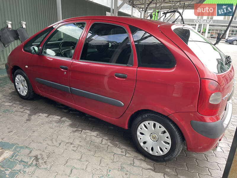 Минивэн Citroen Xsara Picasso 2010 в Владимире