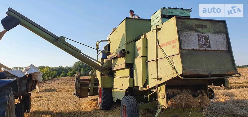Claas Dominator 85