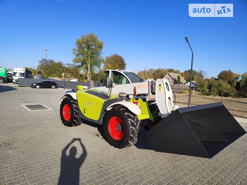 Телескопічні навантажувачі Claas Targo 2006 в 