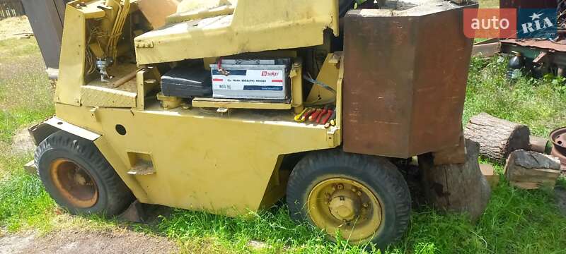 Вилочний навантажувач Clark C 1980 в Кілках