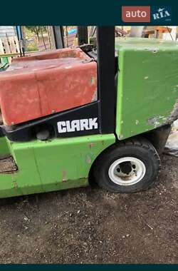 Вилочний навантажувач Clark CDP 1997 в Києві фото 4 Вилочний навантажувач Clark CDP 1997 в Києві