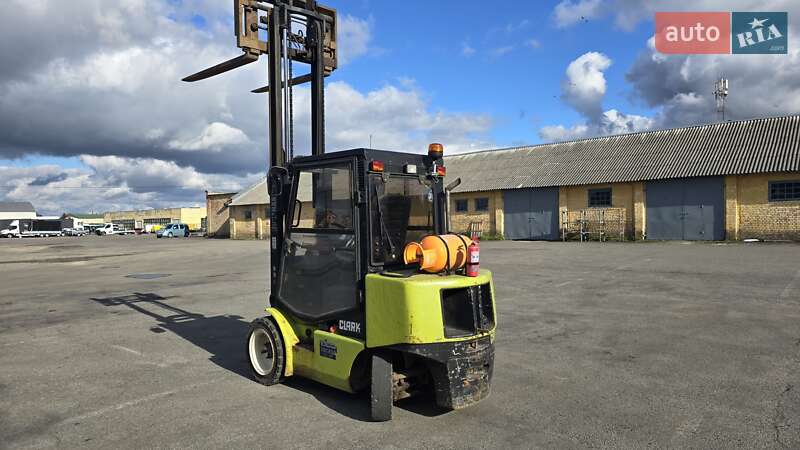 Вилочный погрузчик Clark CGP 1997 в Луцке