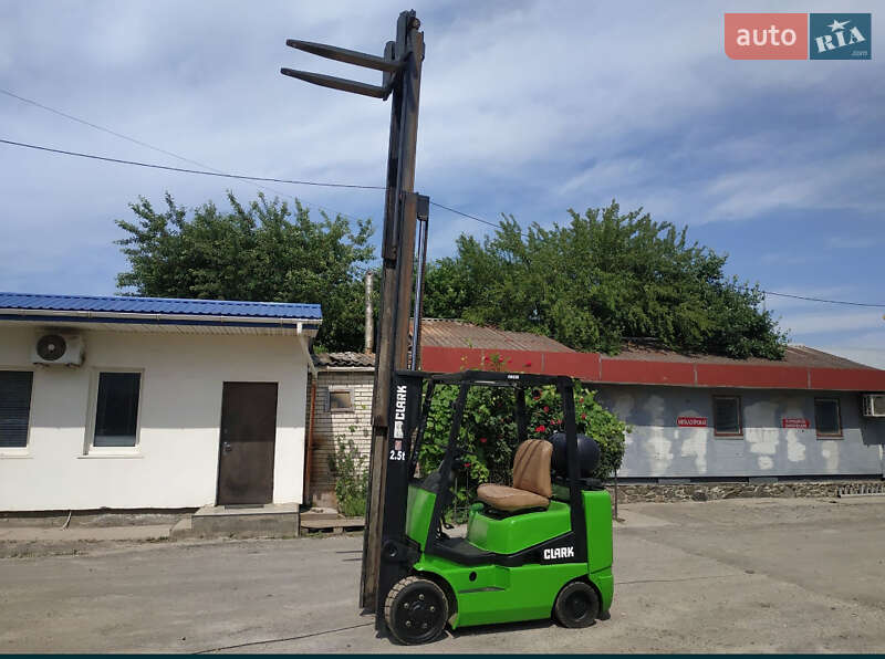 Вилочный погрузчик Clark CGP 1997 в Хмельницком