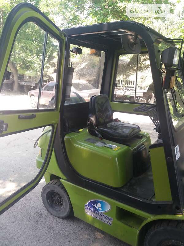 Вилочный погрузчик Clark CMP 2000 в Львове