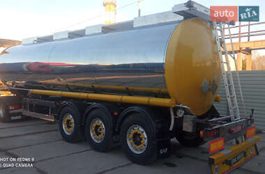 Цистерна Clayton Commercial S1 2002 в Житомирі