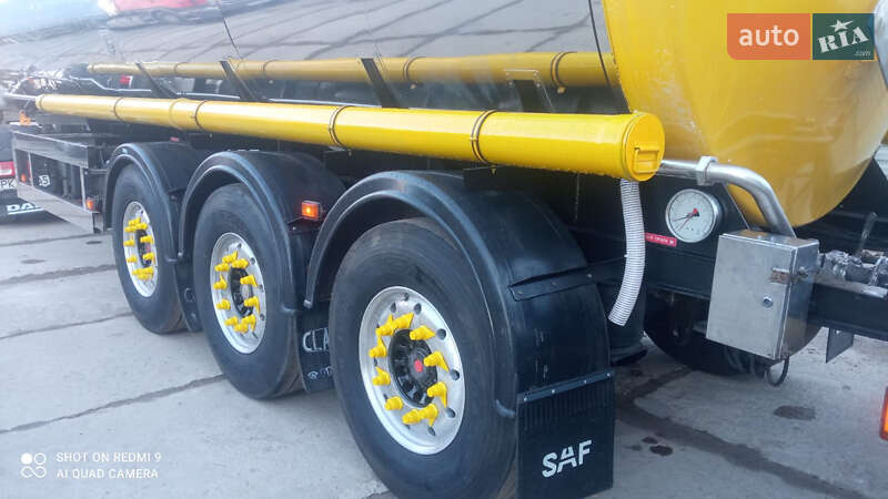 Цистерна Clayton Commercial S1 2002 в Житомире