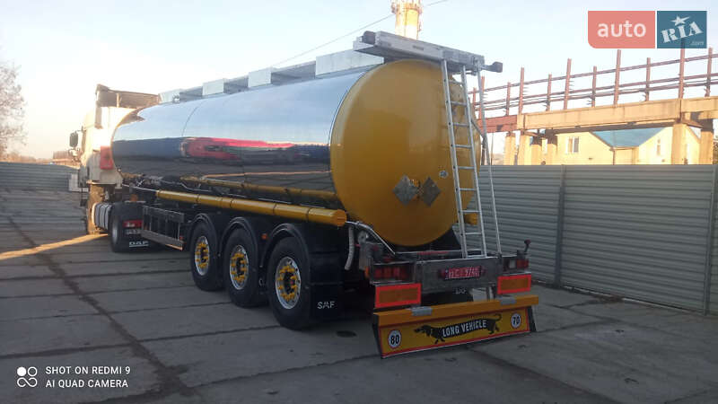 Цистерна Clayton Commercial S1 2002 в Житомирі