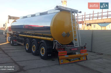 Цистерна Clayton Commercial S1 2002 в Житомире