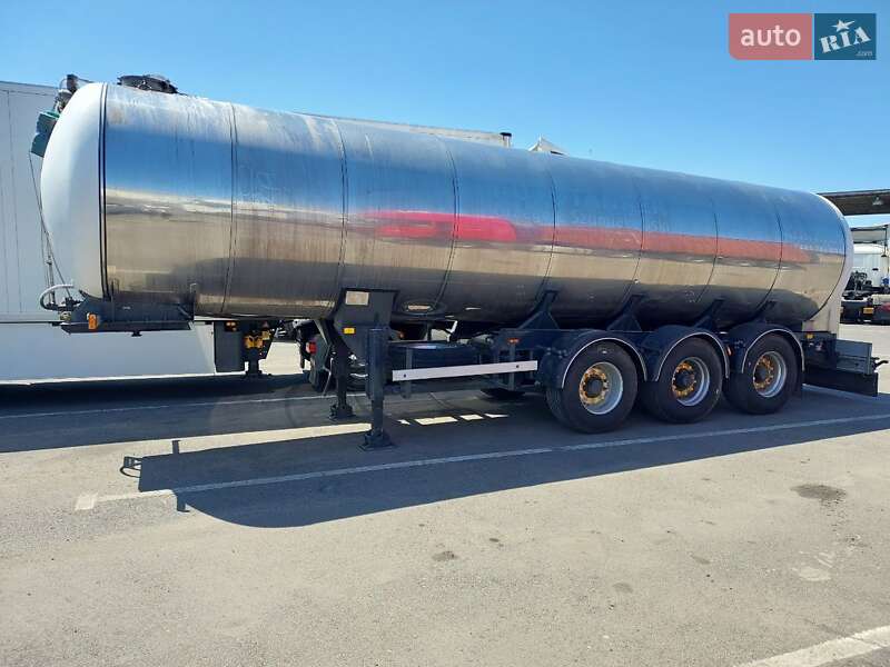 Цистерна напівпричіп Clayton СС 1990 в Одесі фото Цистерна напівпричіп Clayton СС 1990 в Одесі