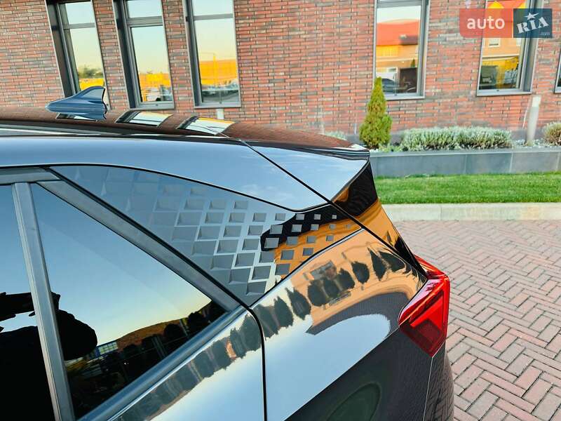 Хэтчбек Cupra Born 2022 в Мукачево