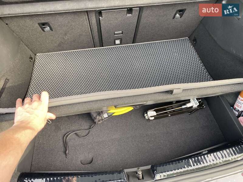 Хэтчбек Cupra Born 2023 в Киеве