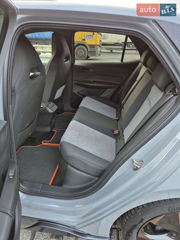 Хэтчбек Cupra Born 2024 в Мукачево