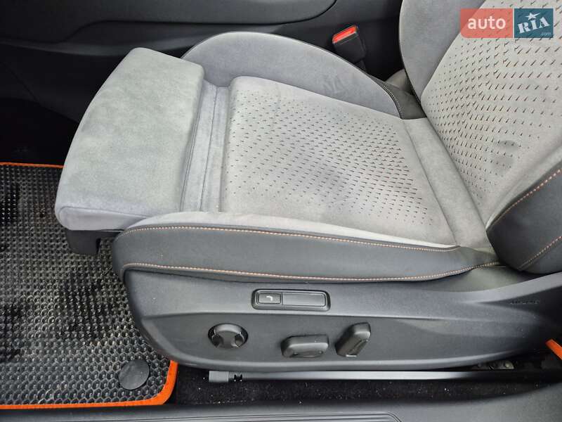 Хэтчбек Cupra Born 2024 в Мукачево