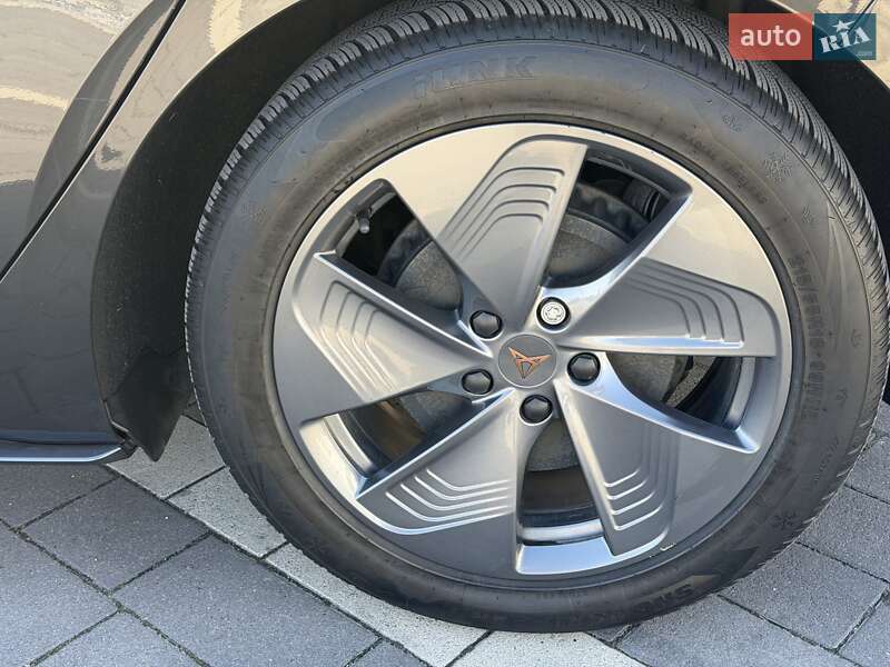 Хэтчбек Cupra Born 2022 в Мукачево