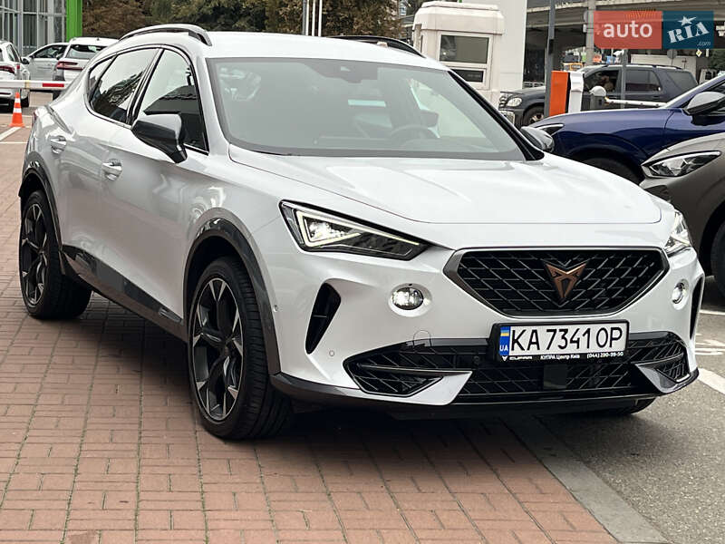 Позашляховик / Кросовер Cupra Formentor 2024 в 