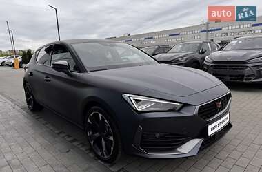 Хэтчбек Cupra Leon 2024 в 