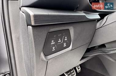 Хэтчбек Cupra Leon 2024 в 
