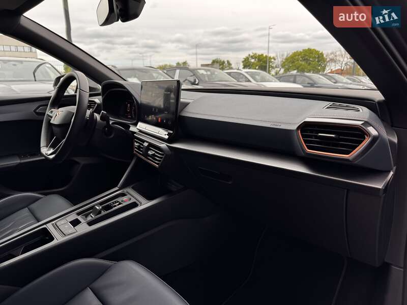 Хетчбек Cupra Leon 2024 в Києві фото 44 Хетчбек Cupra Leon 2024 в Києві