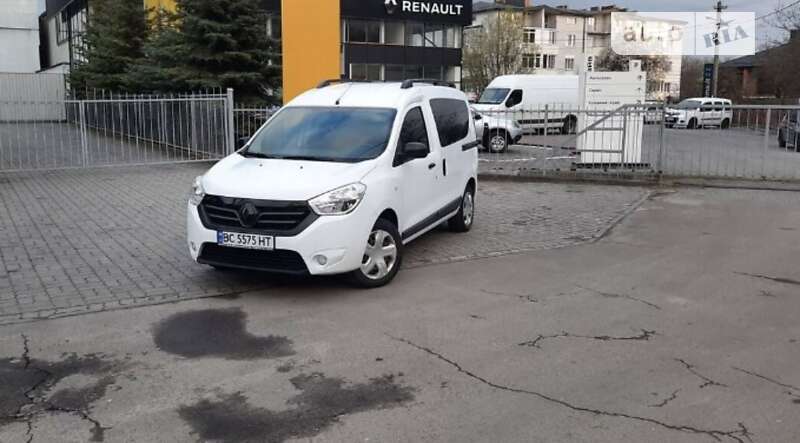 Минивэн Dacia Dokker 2015 в Львове
