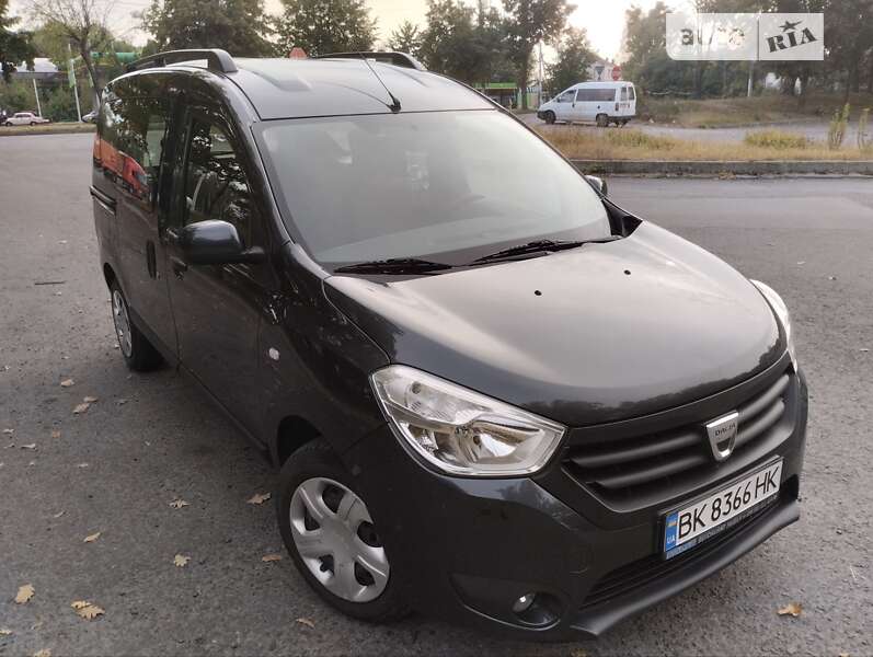 Минивэн Dacia Dokker 2014 в 