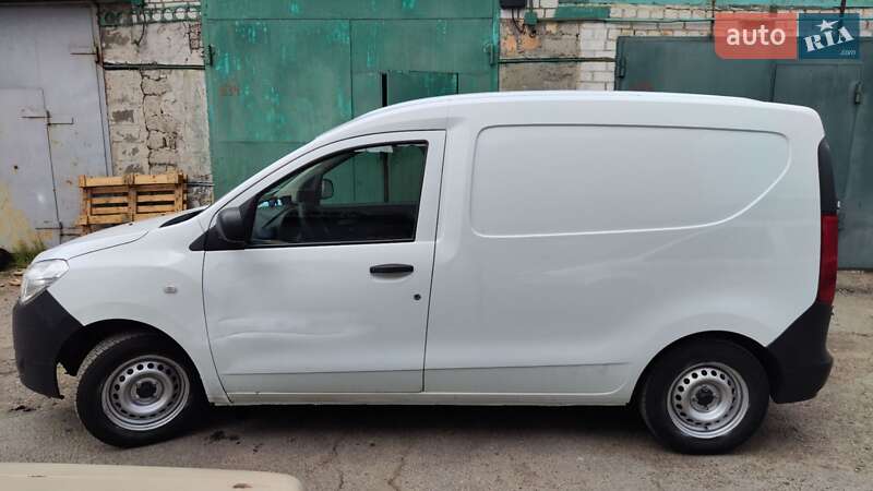Грузовой фургон Dacia Dokker 2013 в Киеве