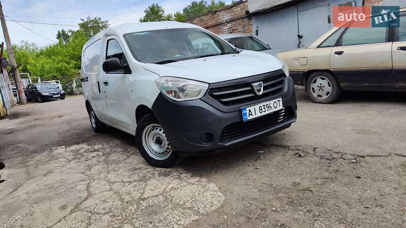 Грузовой фургон Dacia Dokker 2013 в Киеве