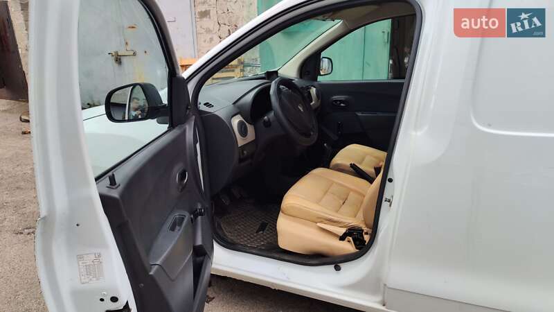 Грузовой фургон Dacia Dokker 2013 в Киеве