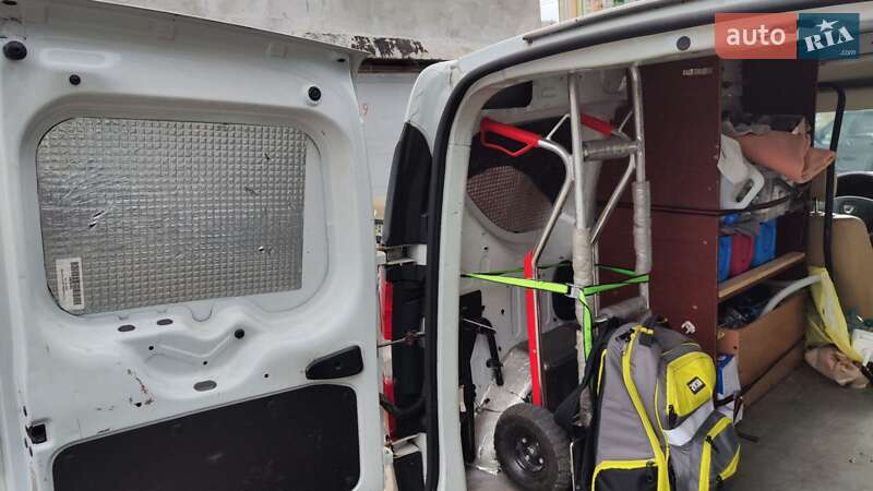 Грузовой фургон Dacia Dokker 2013 в Киеве
