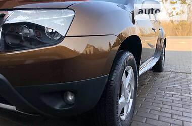 Позашляховик / Кросовер Dacia Duster 2011 в 