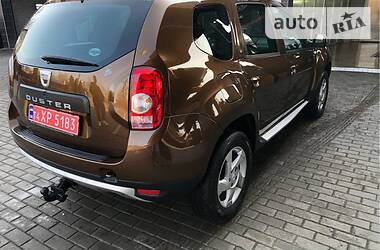 Позашляховик / Кросовер Dacia Duster 2011 в 