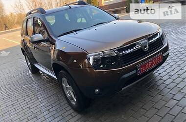 Позашляховик / Кросовер Dacia Duster 2011 в 