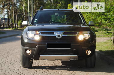 Внедорожник / Кроссовер Dacia Duster 2011 в Новояворовске