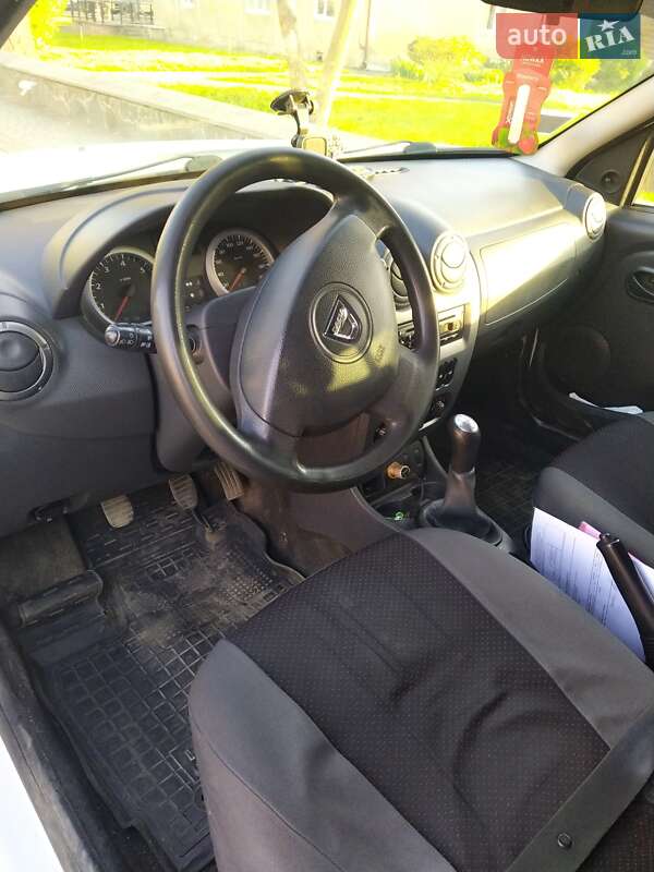 Внедорожник / Кроссовер Dacia Duster 2011 в Долине